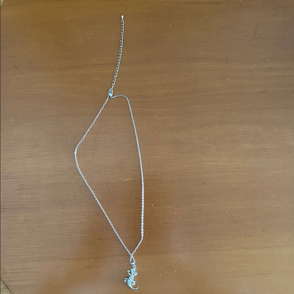 Elegant Silver Necklace with Iguana Pendant